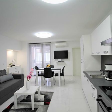 Arbel Apartments Пореч Екстериор снимка