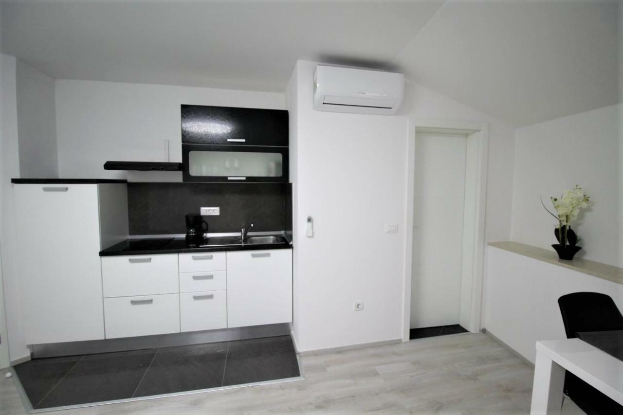 Arbel Apartments Пореч Екстериор снимка