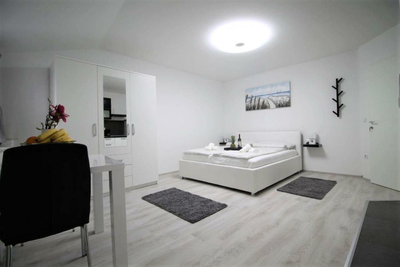 Arbel Apartments Пореч Екстериор снимка