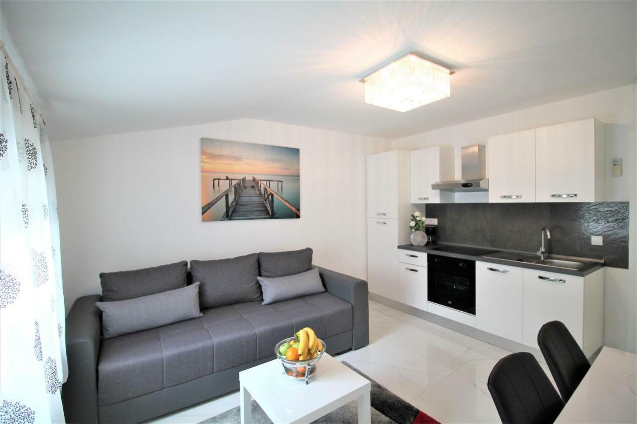 Arbel Apartments Пореч Екстериор снимка