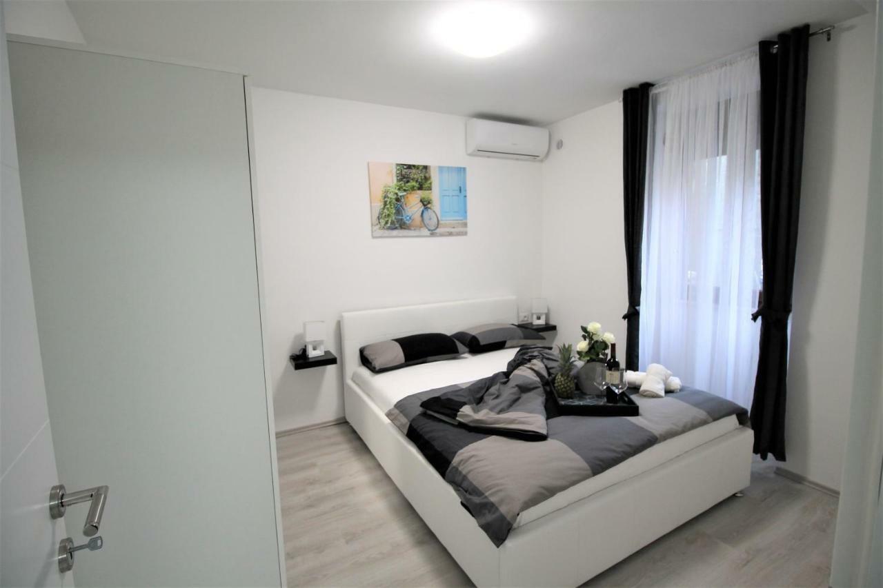 Arbel Apartments Пореч Екстериор снимка