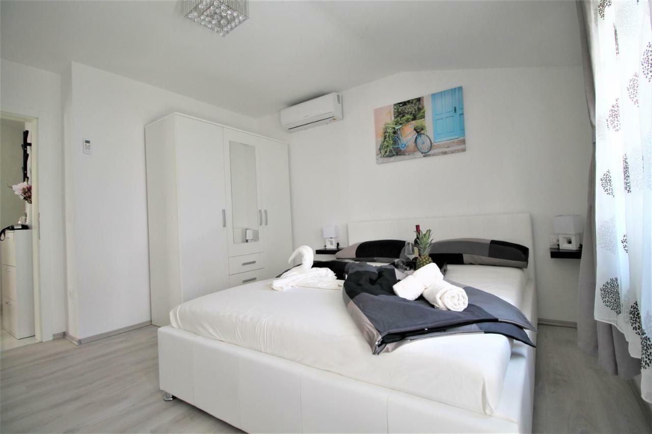 Arbel Apartments Пореч Екстериор снимка