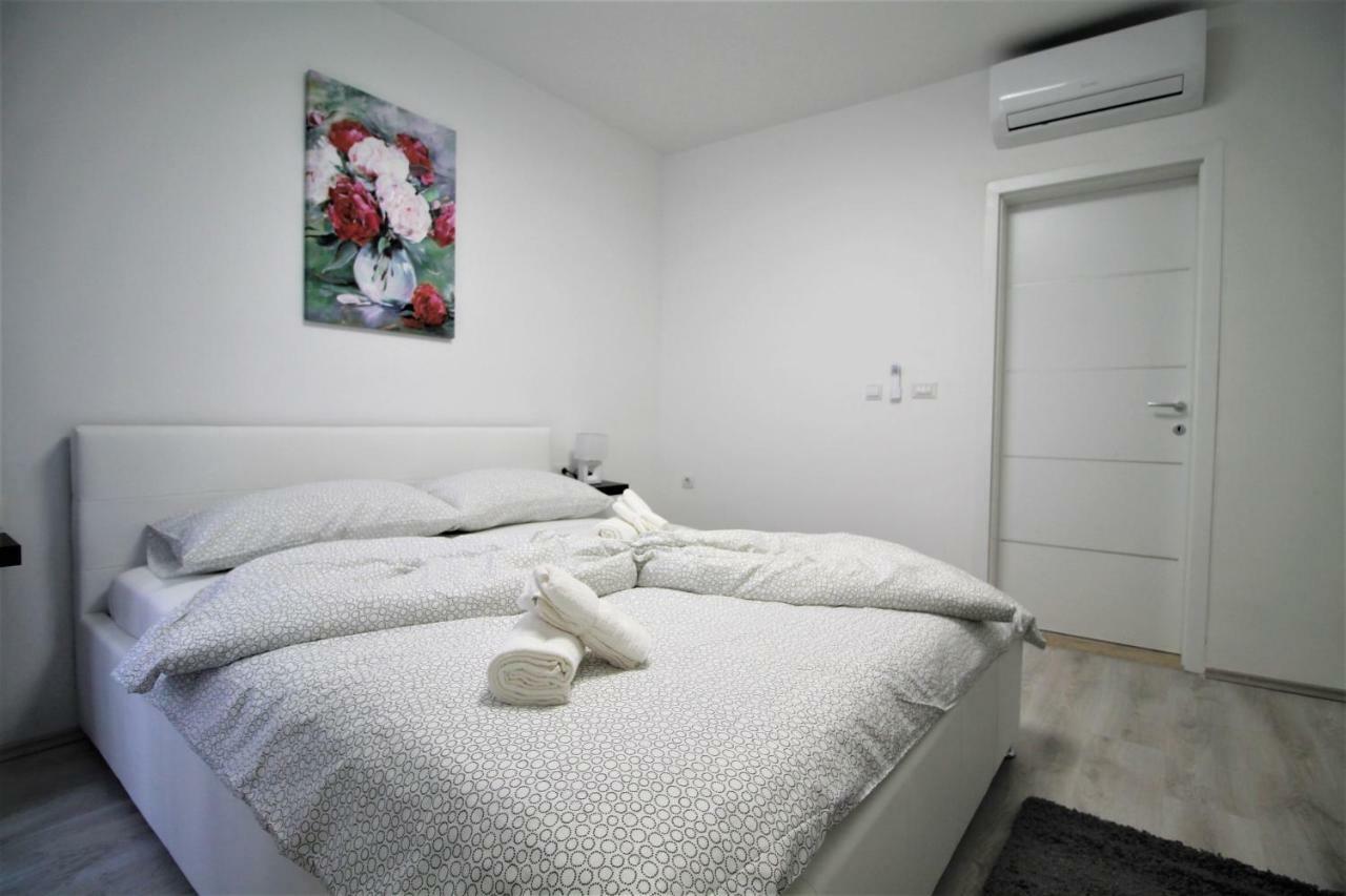 Arbel Apartments Пореч Екстериор снимка