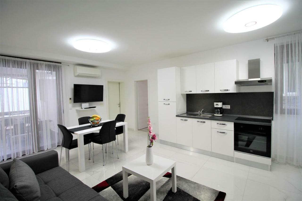 Arbel Apartments Пореч Екстериор снимка