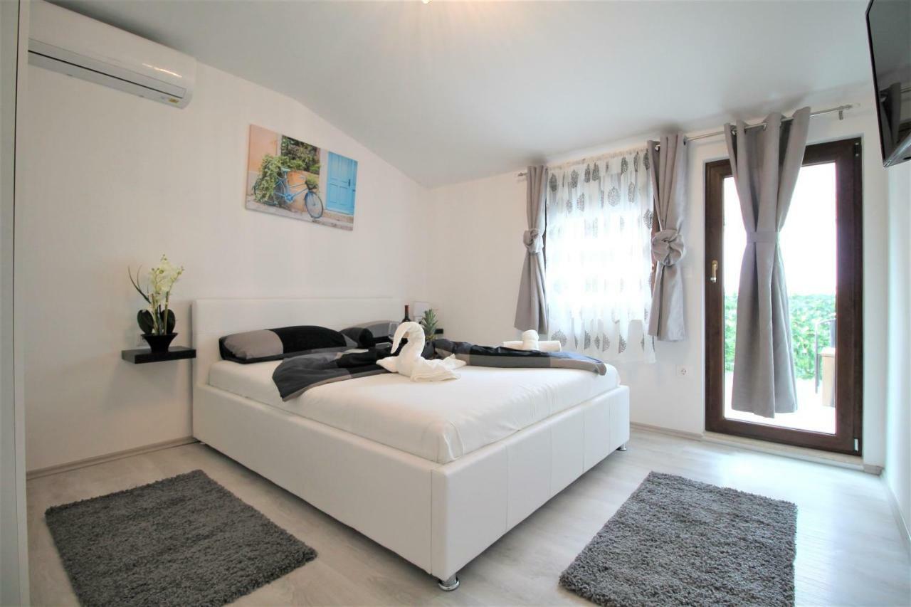 Arbel Apartments Пореч Екстериор снимка