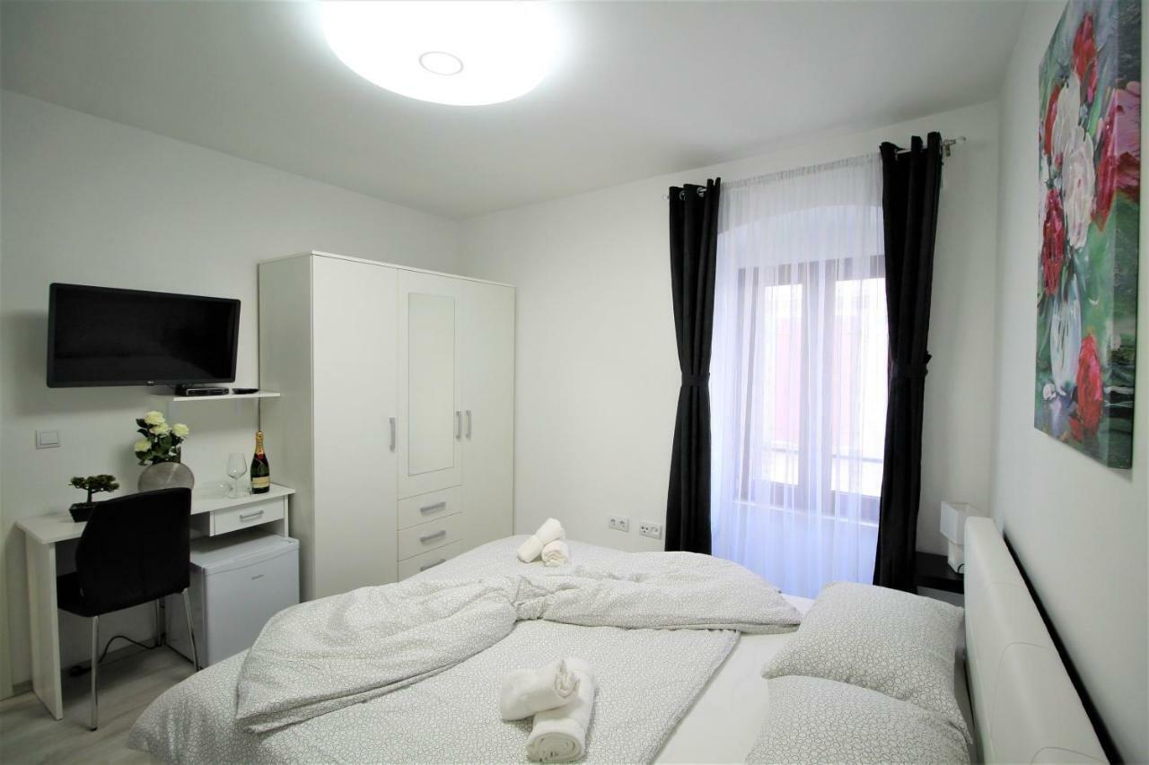 Arbel Apartments Пореч Екстериор снимка